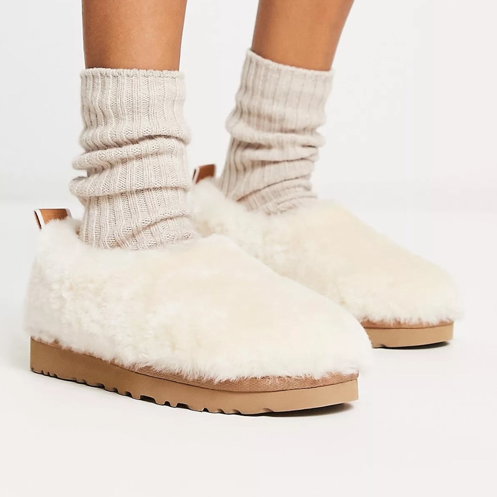 UGG Women Classic Cozy Bootie slippers